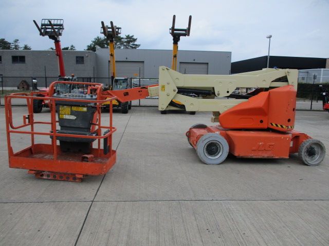 JLG E400 AJPN (057) - Neu